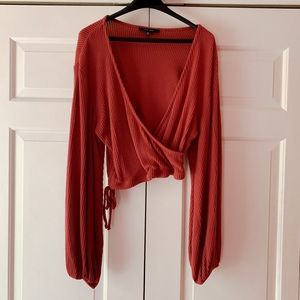 Love Tree long sleeve maroon tie top, SIZE MEDIUM